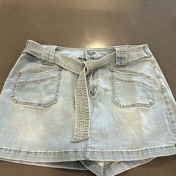Jean skort - Picture 1 of 5
